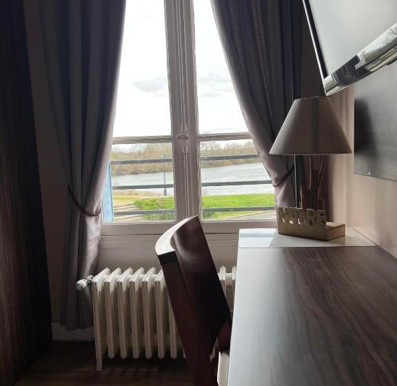 标准三人间, Logis Hôtel & Restaurant   Les Bords De Seine