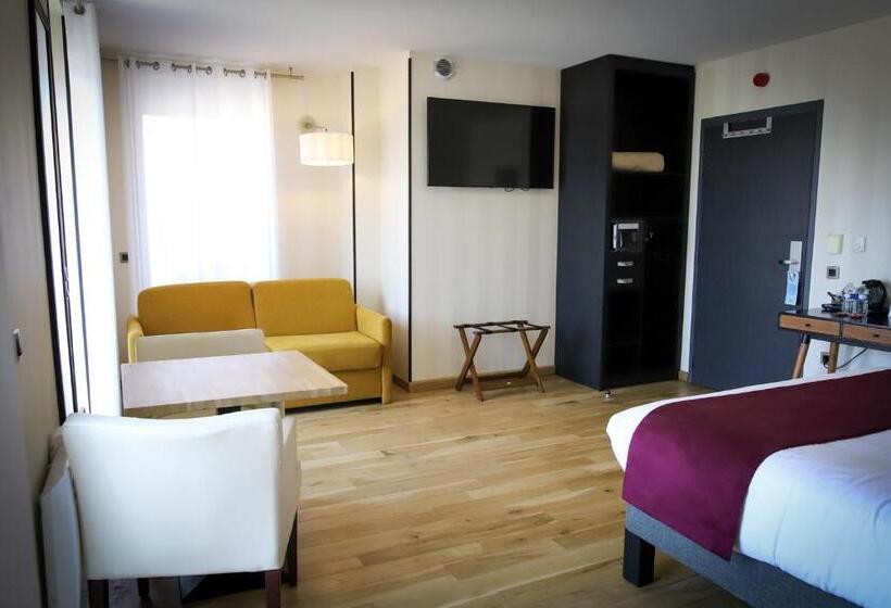 Triple Room Sea View, Logis Hôtel Saint Guirec Et De La Plage