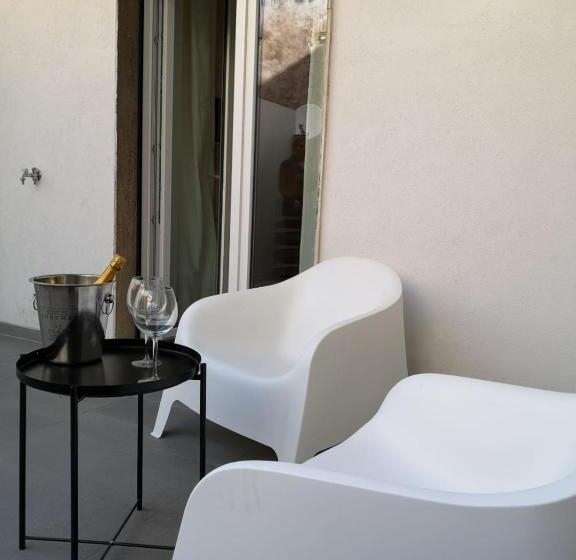 اتاق استاندارد با تراس, Armisi B&b
