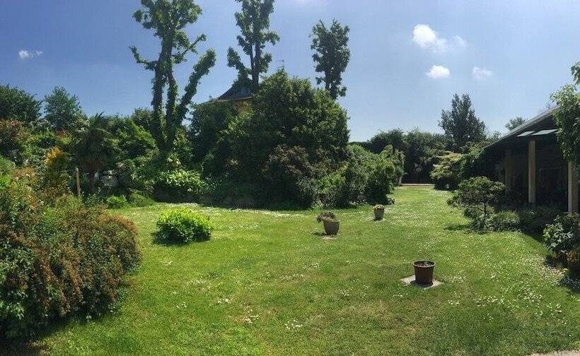 Студия Стандарт, B&b Via Roma