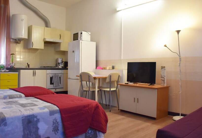 标准工作室, B&b Via Roma