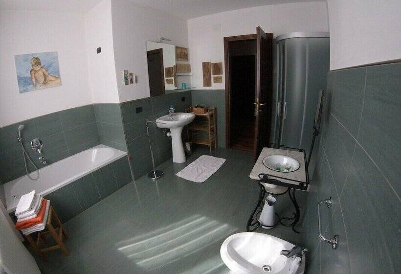 Трехместный Номер Стандарт Совместная Ванная, B&b Carunei