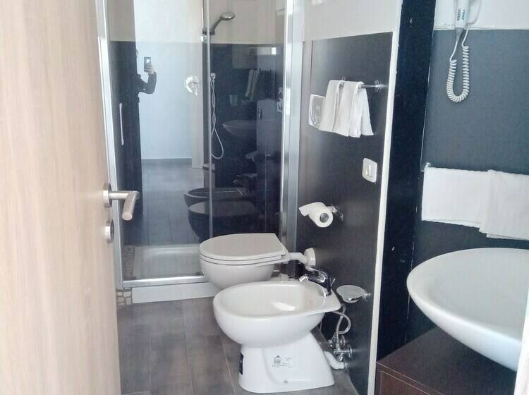 اتاق استاندارد چهار تخته, Biancopineta B&b