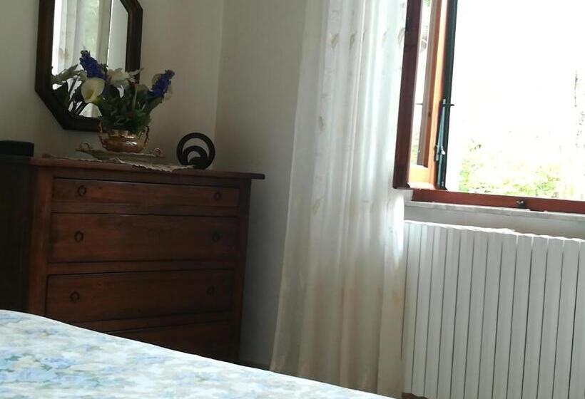 غرفة قياسية سرير كينج, La Pineta