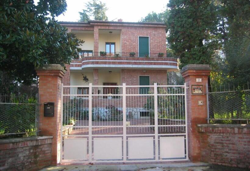 فيلا غرفة نوم واحدة, La Pineta