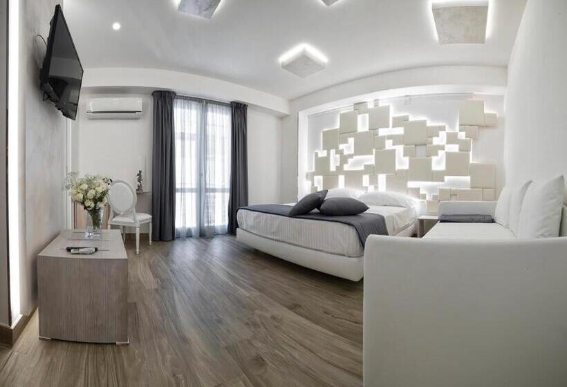 اتاق استاندارد چهارنفره با بالکن, Il Mare Dentro Rooms