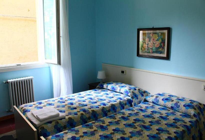 Номер Стандарт Совместная Ванная, Albergo Del Lago