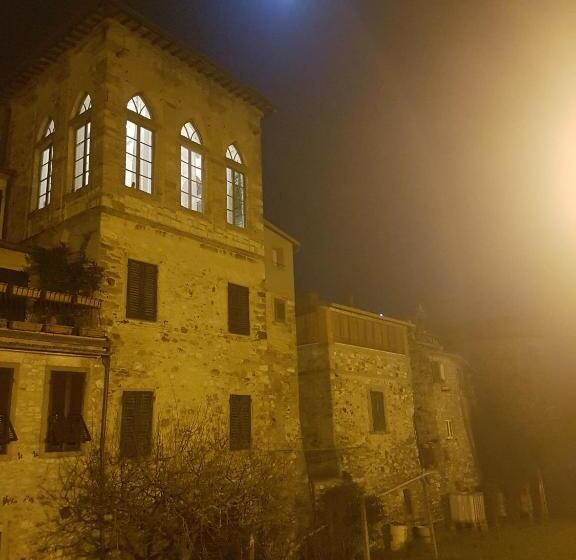 家庭间, La Torre Di Pieve