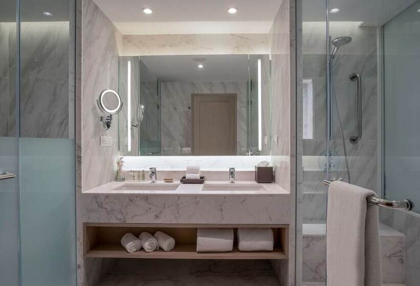 חדר פרמיום נוף לים, Hilton Hua Hin Resort & Spa
