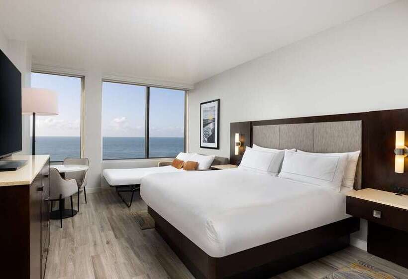 סוויטת ג'וניור אקזקיוטיב, Hilton Hua Hin Resort & Spa