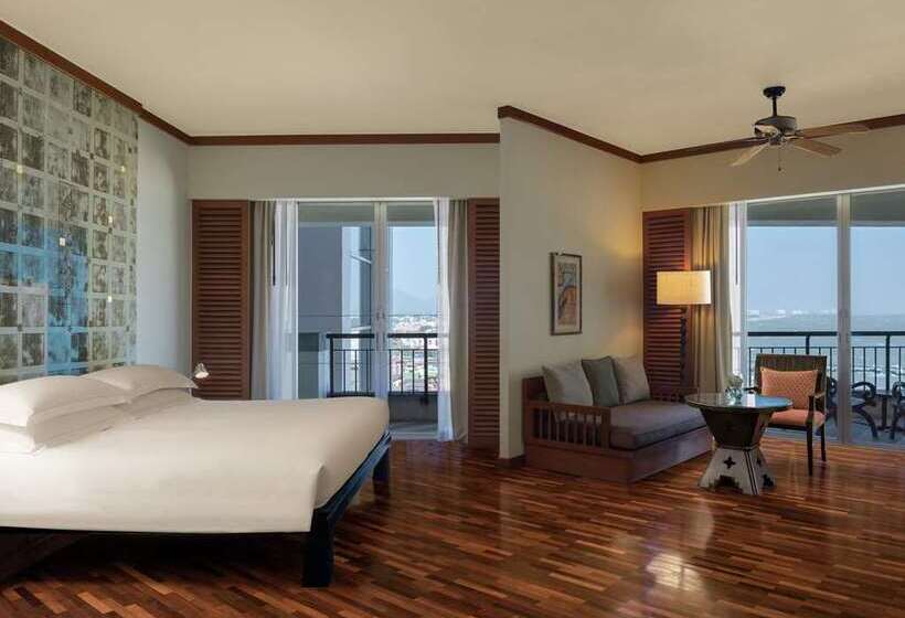 סוויטת ג'וניור נוף לים, Hilton Hua Hin Resort & Spa