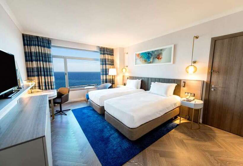 חדר אקזקיוטיב נוף לים, Hilton Hua Hin Resort & Spa
