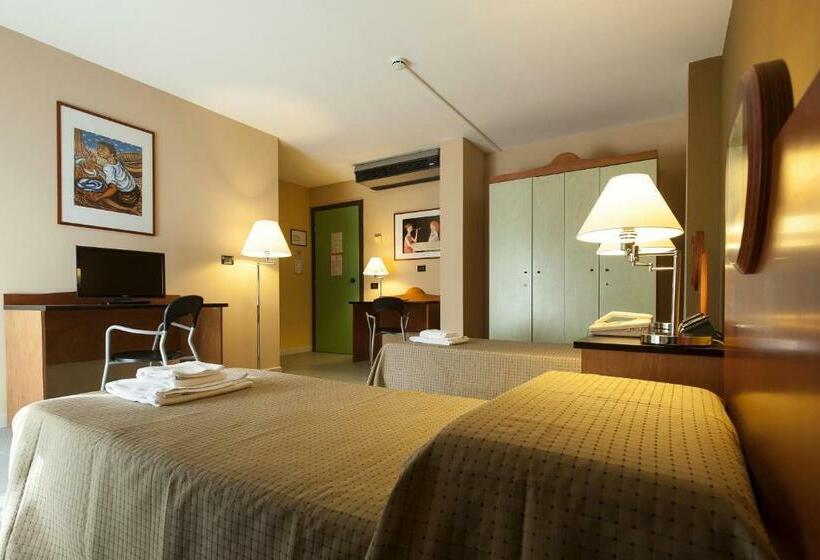 Номер Стандарт Трехместный, Albergo Athenaeum