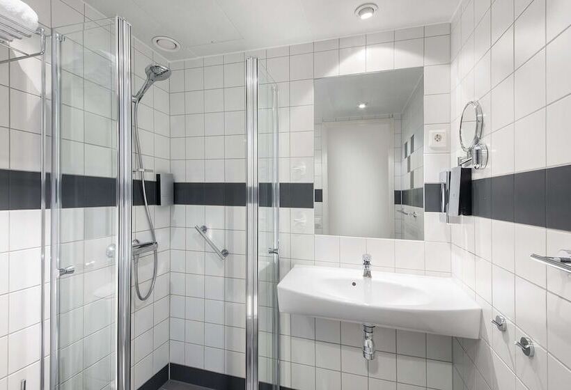 Номер Стандарт, Park Inn By Radisson Oslo Airport Hotel West
