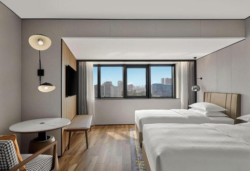 Номер Deluxe, Sheraton Chengdu Lido