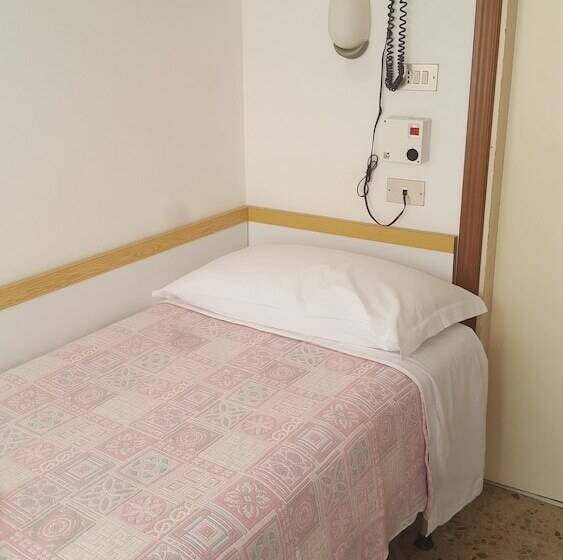 اتاق عادی یک تخته, Albergo Sabrina