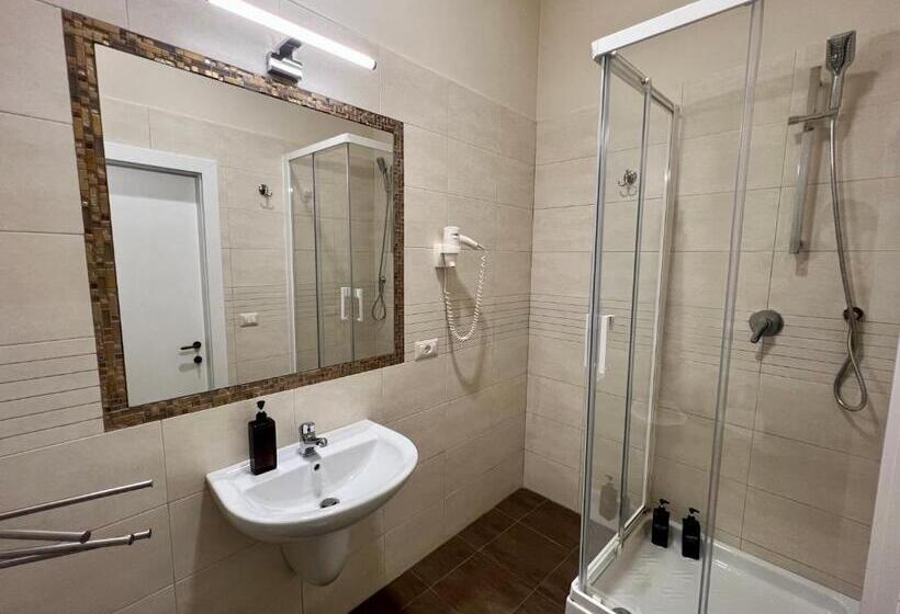 سوییت جونیور با چشم‌انداز دریا, Be Your Home   Guest House Fuori Dal Porto