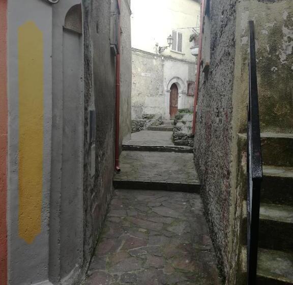 Студия Стандарт, Albergo Diffuso Borgo Dei Greci