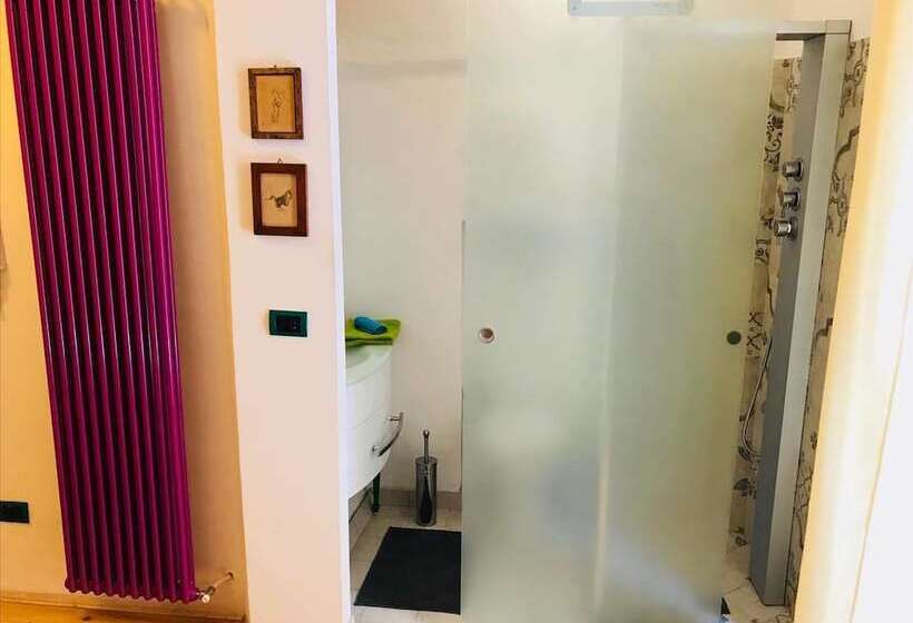 اتاق استاندارد با بالکن, B&b Le Statuine