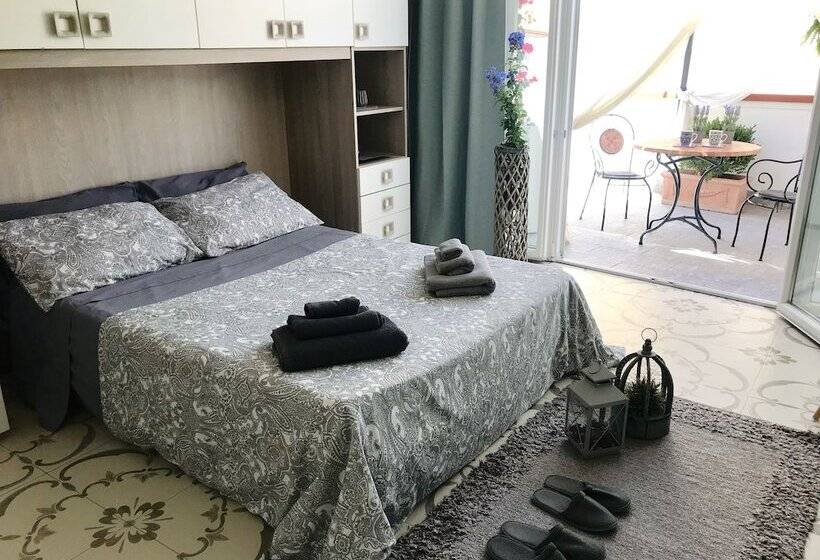 آپارتمان 1 خوابه با تراس, B&b Le Statuine