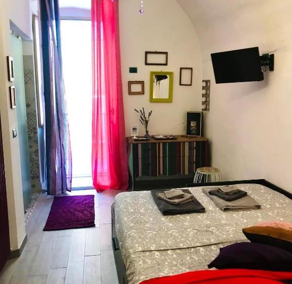 اتاق استاندارد با بالکن, B&b Le Statuine