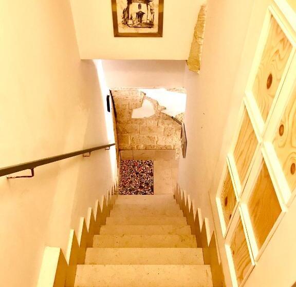 آپارتمان 1 خوابه با تراس, B&b Le Statuine