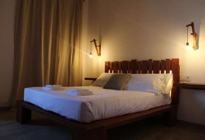 غرفة قياسية مزوَّدة بشُرفة, Art Guest House