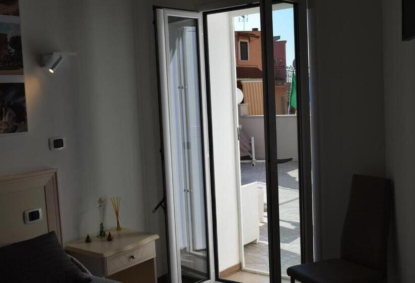 Номер Стандарт с Террасой, Domus Al Corso B&b