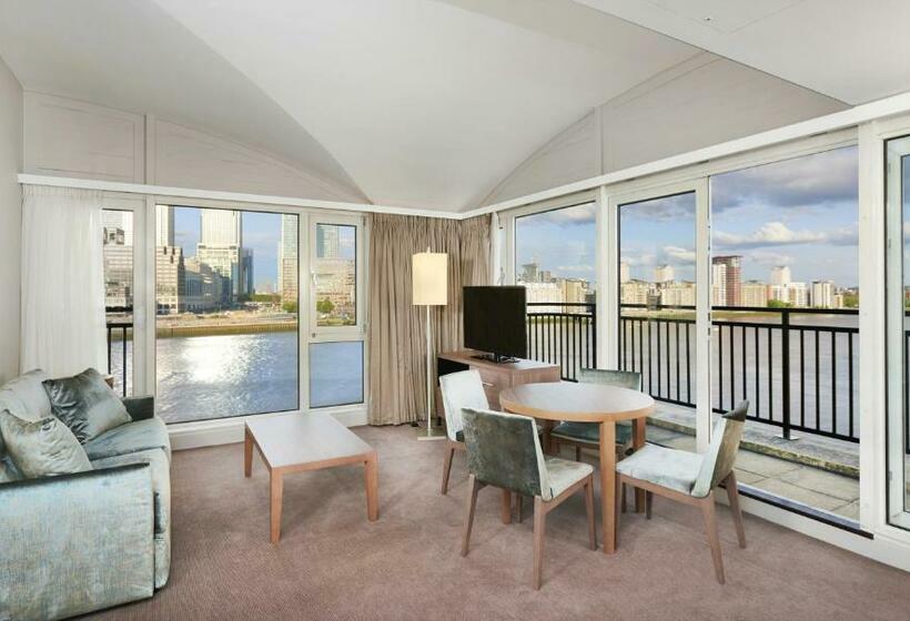 Люкс Кровать Кинг, Doubletree By Hilton  London  Docklands Riverside