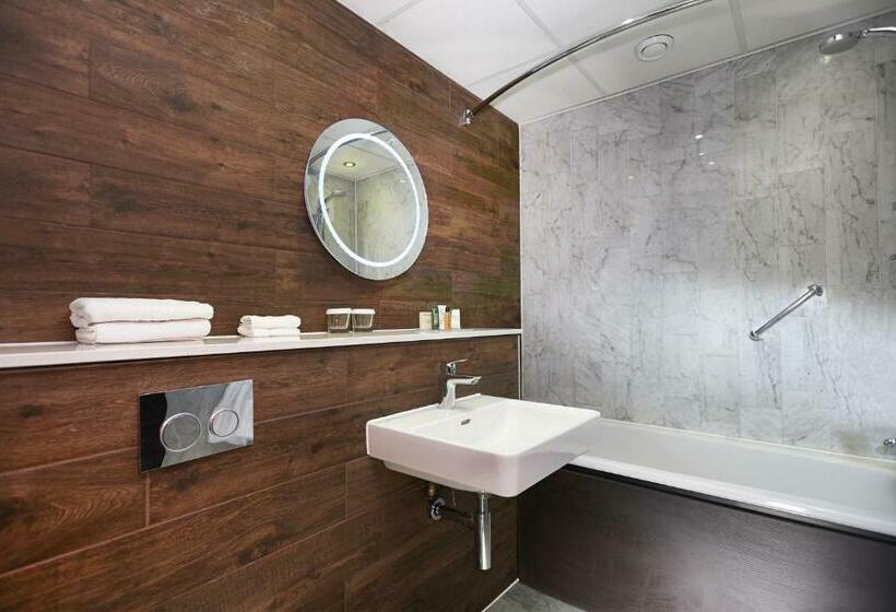 Люкс 2 Спальни, Doubletree By Hilton  London  Docklands Riverside