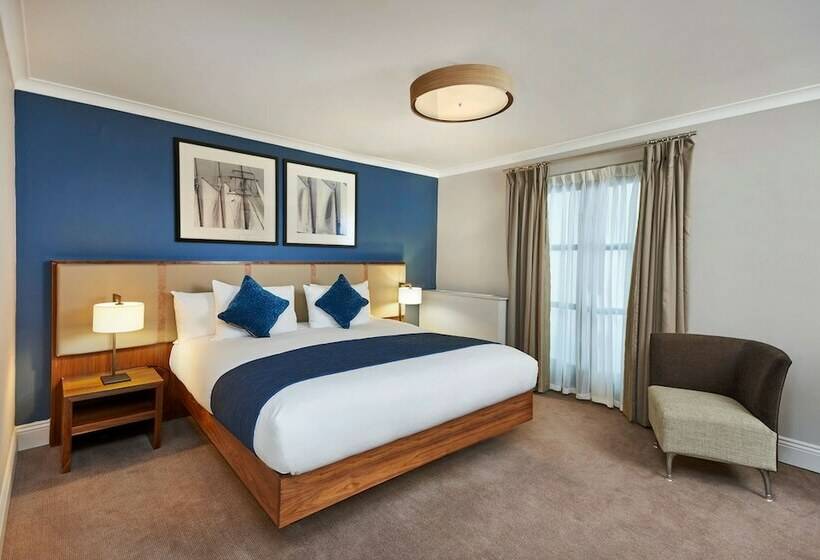 Люкс 2 Спальни, Doubletree By Hilton  London  Docklands Riverside
