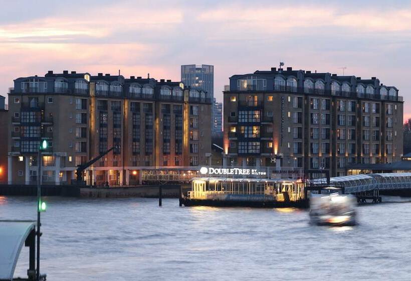 Люкс 2 Спальни, Doubletree By Hilton  London  Docklands Riverside