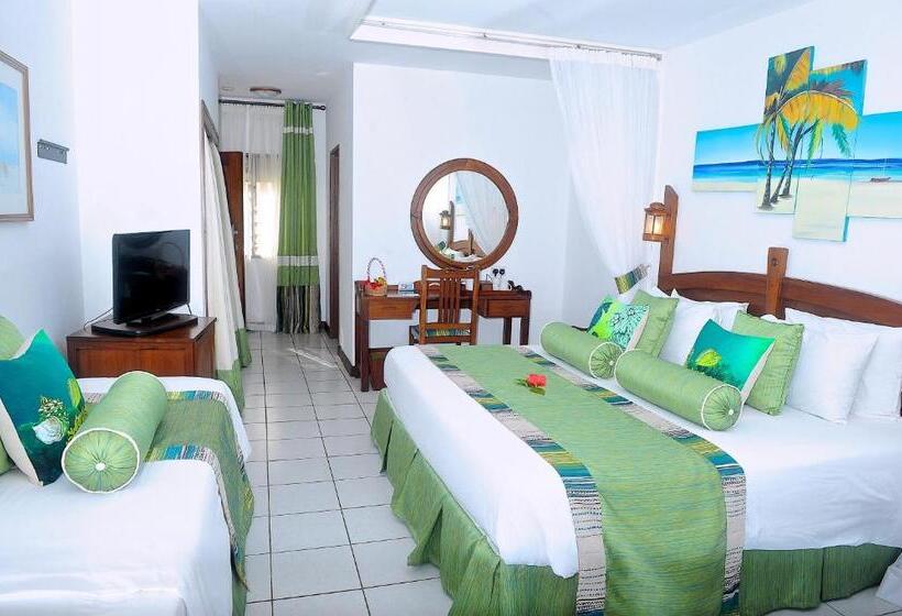 اتاق سوپریور با چشم‌انداز دریا, Voyager Beach Resort