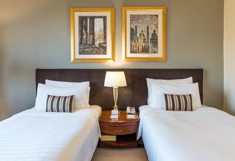 Deluxe Room Garden View, Chatrium Royal Lake Yangon