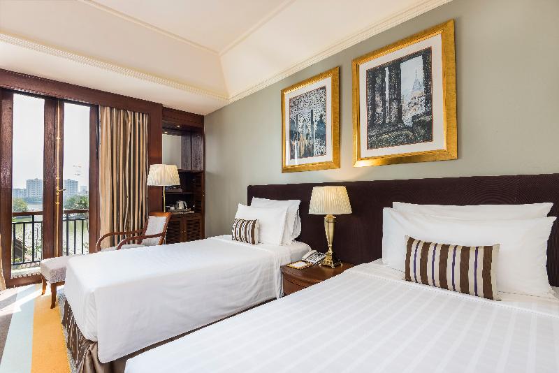 Deluxe Room Lake View, Chatrium Royal Lake Yangon