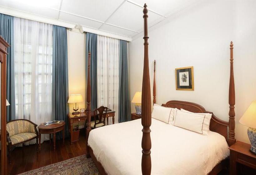 디럭스 룸 킹사이즈 침대, Settha Palace