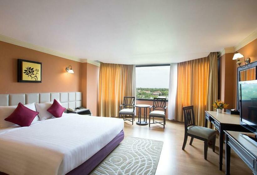 이그제큐티브 룸 킹사이즈 침대, The Imperial Hotel & Convention Centre Phitsanulok