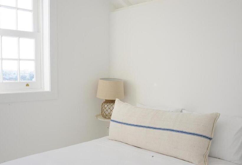 Family studio with river view, Mo House