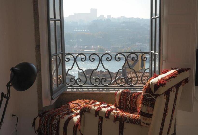 اتاق استاندارد با چشم‌انداز رودخانه, Mo House