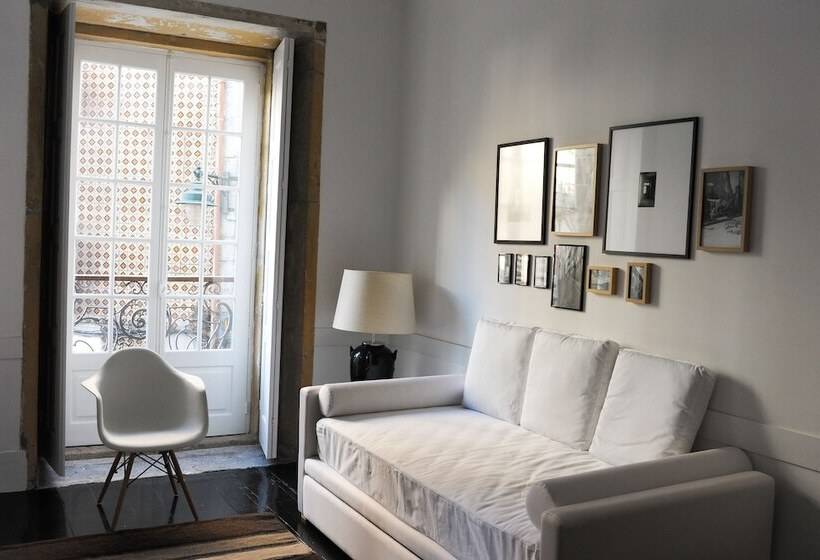 اتاق استاندارد چهار تخته, Mo House