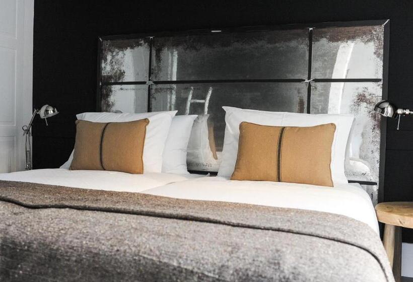 اتاق استاندارد چهار تخته, Mo House