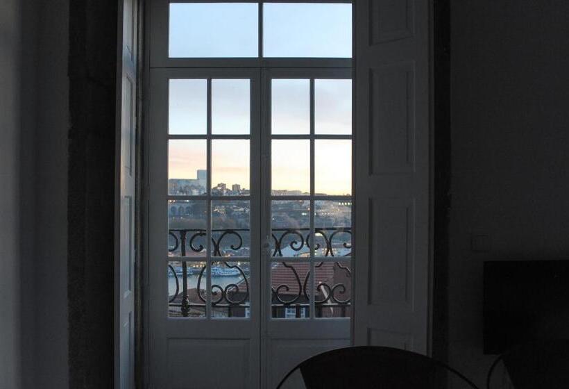 Deluxe room with river view, Mo House