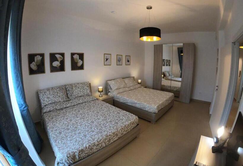 Четырехместный Номер Стандарт, Caserta Royale Apartment