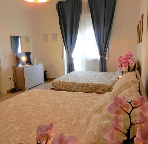 Четырехместный Номер Стандарт, Caserta Royale Apartment