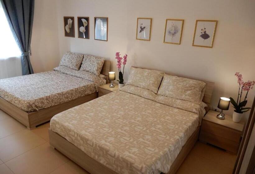 Четырехместный Номер Стандарт, Caserta Royale Apartment