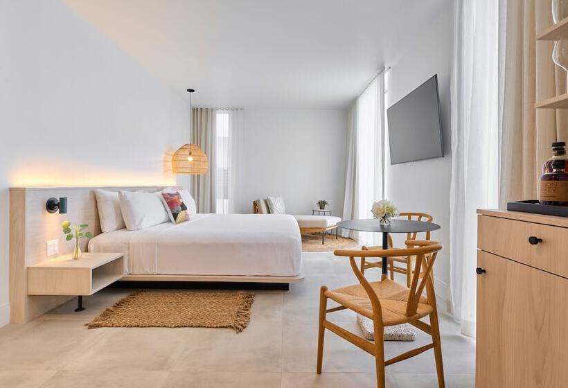 Standart Oda, Greystone   Adults Only