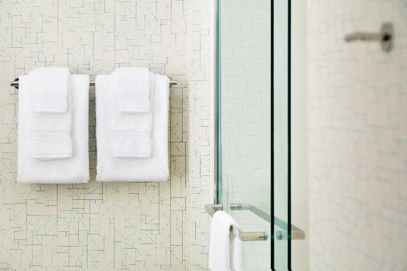 Номер Стандарт Кровать Кинг Адаптированный для Инвалидов, Holiday Inn Express   Wilmington North   Brandywine, An Ihg
