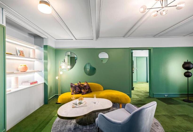 Полулюкс, The Central Private Hotel By Naumi Hotels