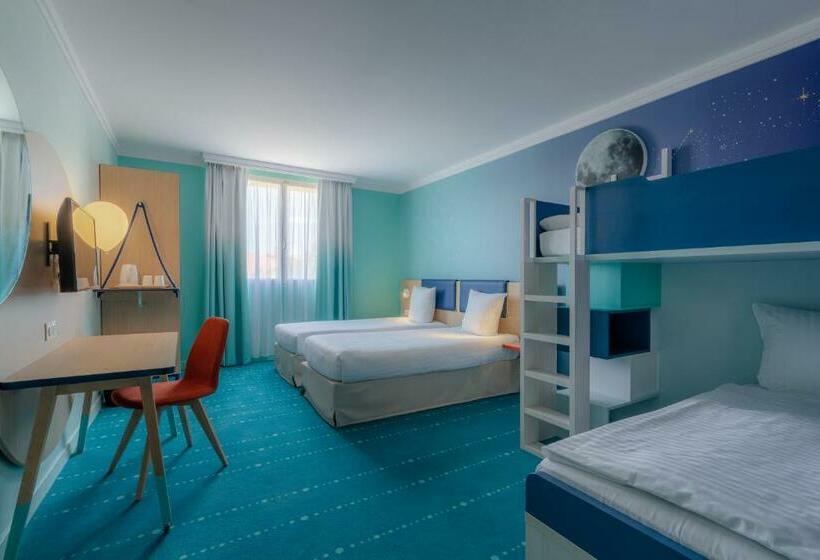 Standard Connecting Room, Le Grand Magic