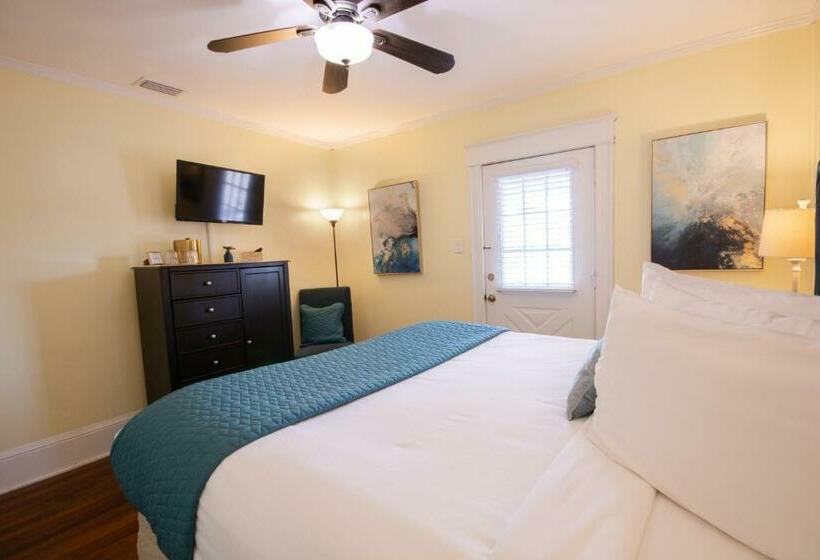 Номер Стандарт с Балконом, Hemingway House Bed And Breakfast